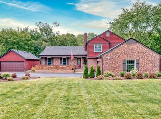 25W247 Foster Ave, Roselle, IL 60172