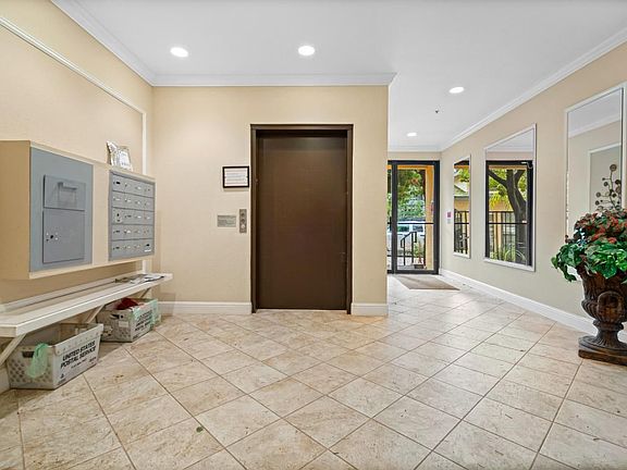5th image of 1457 Bellevue Ave APT 9