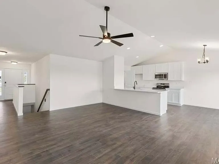 408 Honor Hill Dr — Photo 5