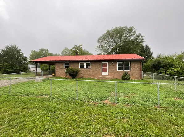 863 Willis Gap Rd, Ararat, VA 24053