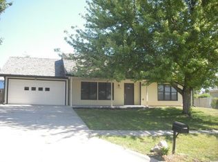 709 Wheatland Dr, Junction City, KS 66441