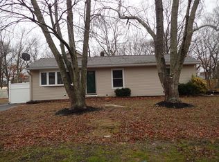 17 Wilson Dr, Howell, NJ 07731