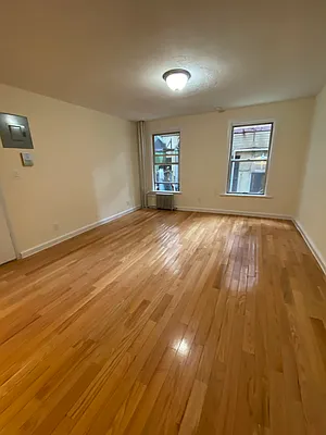 Rented by Waverly Realty Associates | media 19