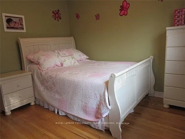 54 Roberts Cres — Photo 14