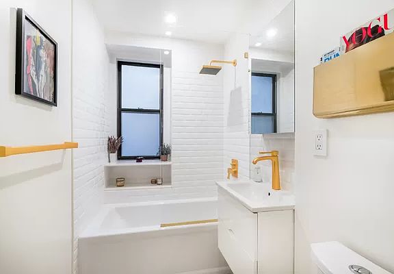 4th image of 116 W 72nd St APT 3C