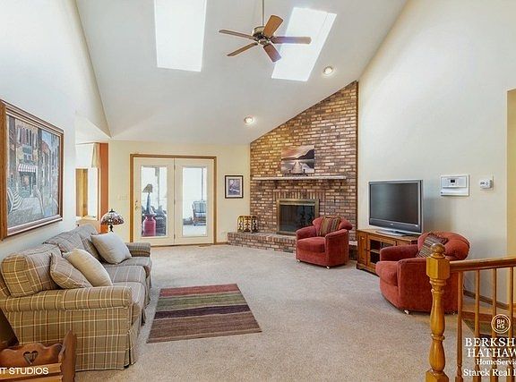5th image of 1017 Rosewood Dr