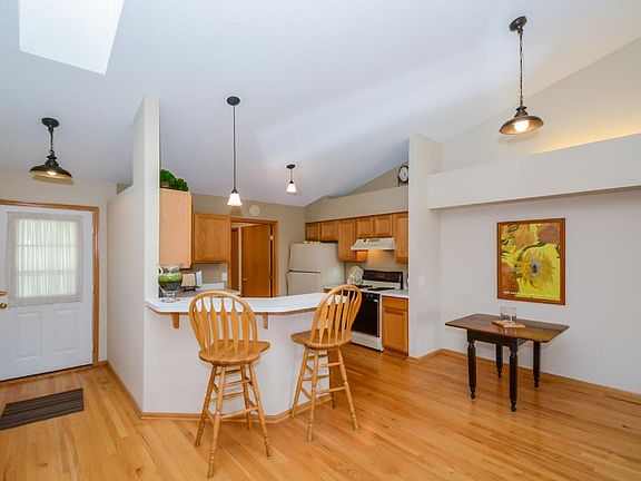 3rd image of 6793 Jenny Ln