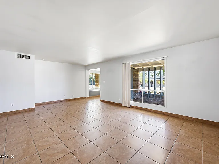 4213 E Sahuaro Dr — Photo 4