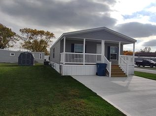 36 E Sprucewood Dr, Sandusky, OH 44870