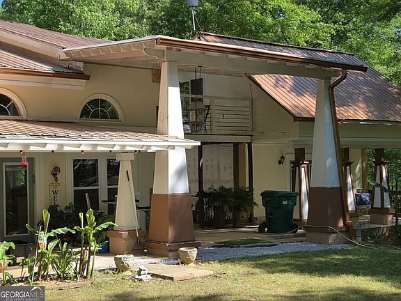 3rd image of 447 Grandview Rd