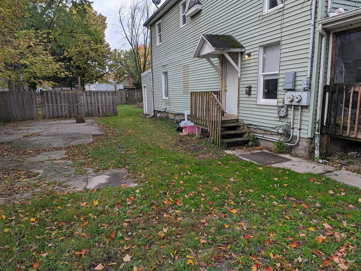 3 bed, 750 sqft, $950 — Photo 1