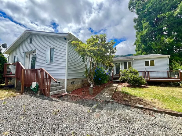162 Spicer St, Elkton, OR 97436