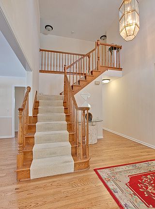 3rd image of 61 S Brook Hill Ln