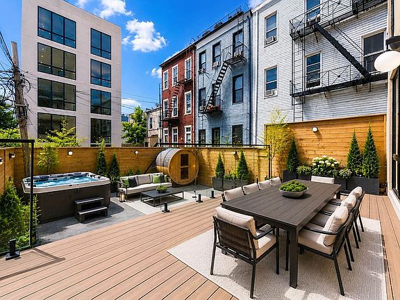 4th image of 1009 Decatur St Unit Garden