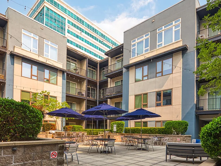 Encore 4505 at Town Center Apartments — Photo 1