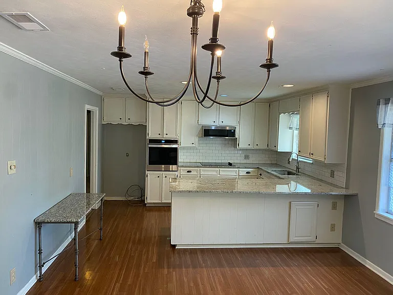 600 Bellaire Dr — Photo 11