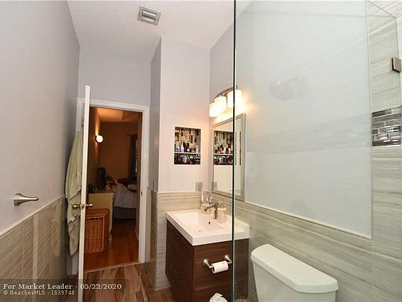4th image of 9049 NW 55th St Unit 9049