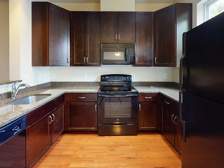 720 Barnes St NE — Photo 13