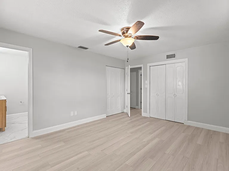 534 E Del Monte Ave — Photo 33