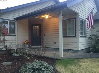 215 Cedar Brook Ln, Cave Junction, OR 97523