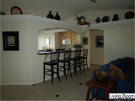 4th image of 2590 Glengarry Dr