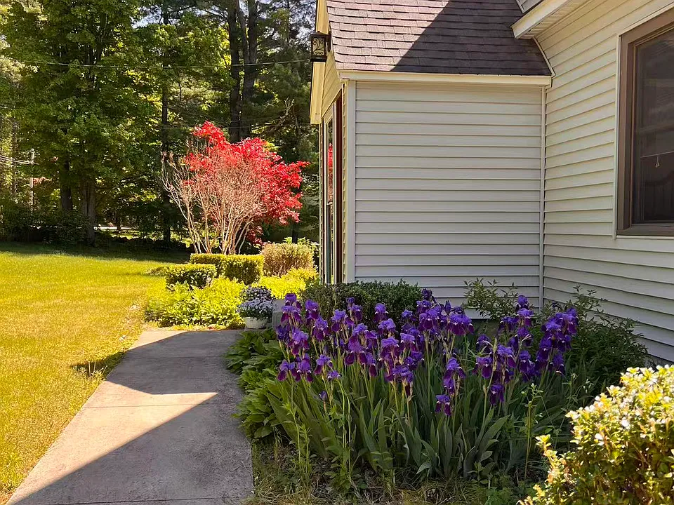 Meadowbrook Ln