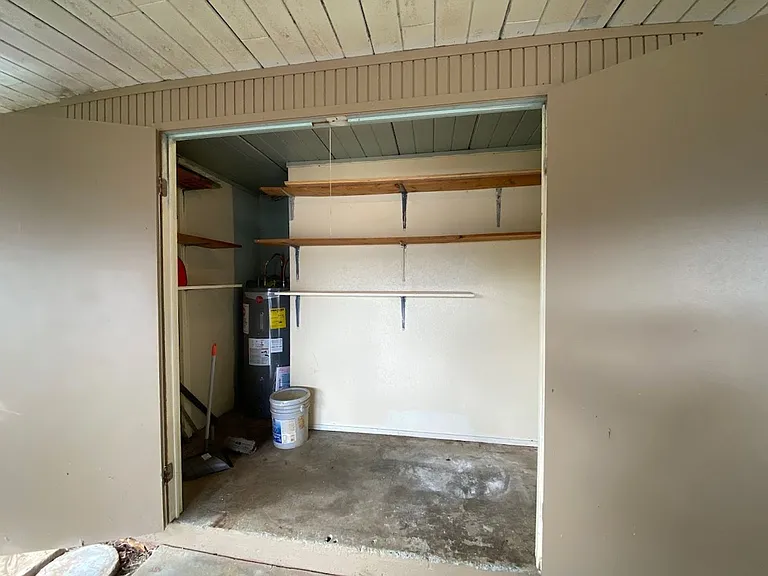 877 Maniniholo St — Photo 26