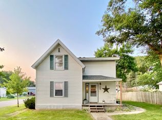 218 Washington St, Waltham, MN 55982