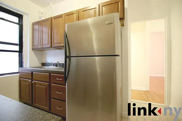 Rented by Link NY Realty | media 29