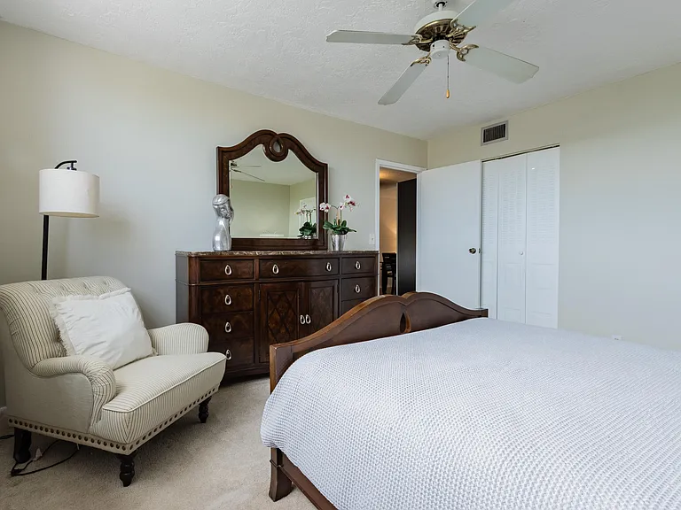 2811 Somerset Dr #412 — Photo 16