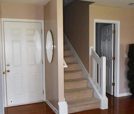 4th image of 900 Buckthorn Cir