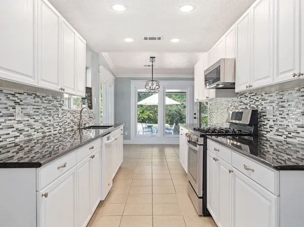 431 Valley Glen Dr, Richardson, TX 75080