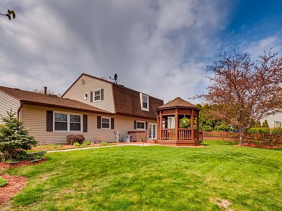 5th image of 135 Alpine Dr