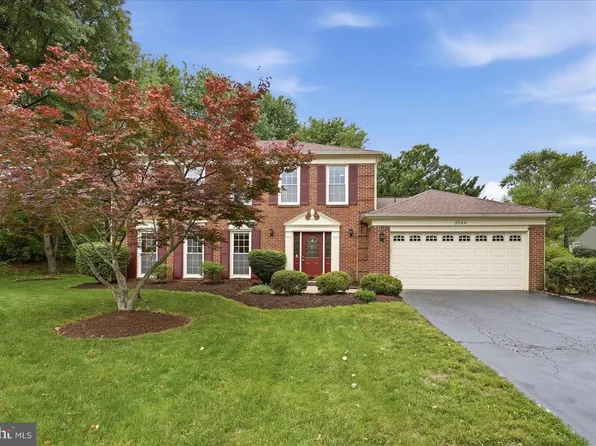 3244 Duck Pond Ct, Herndon, VA 20171