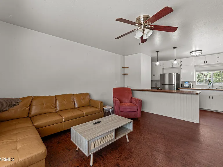 209 Sylvan Rd — Photo 3