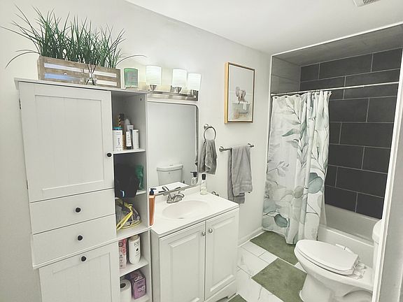4th image of 2039 Madison Ave #1