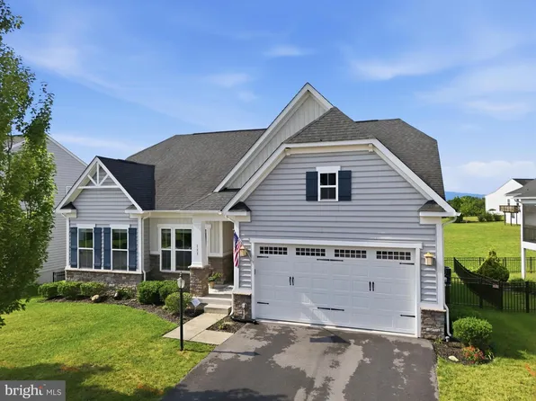 133 Skipper Dr, Lake Frederick, VA 22630