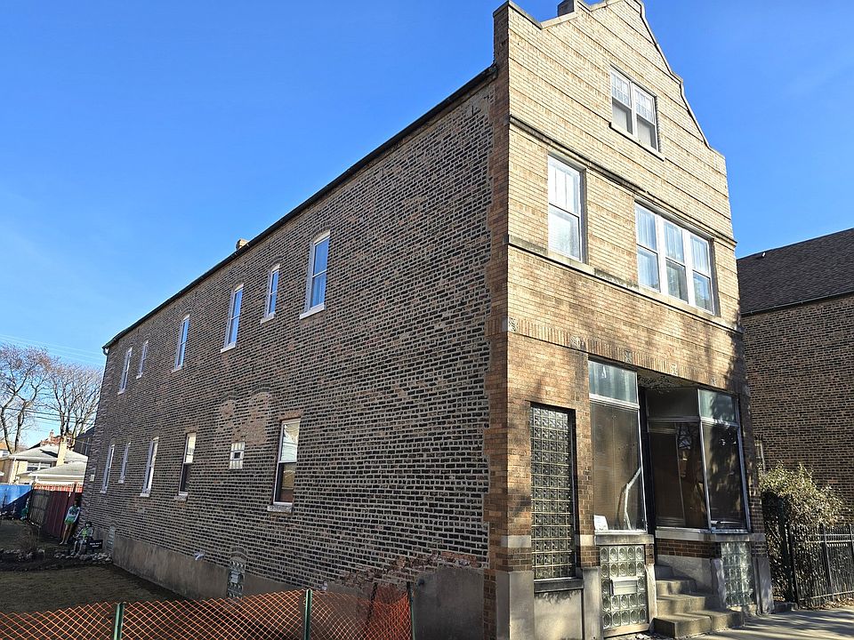 2nd image of 3353 S Aberdeen St