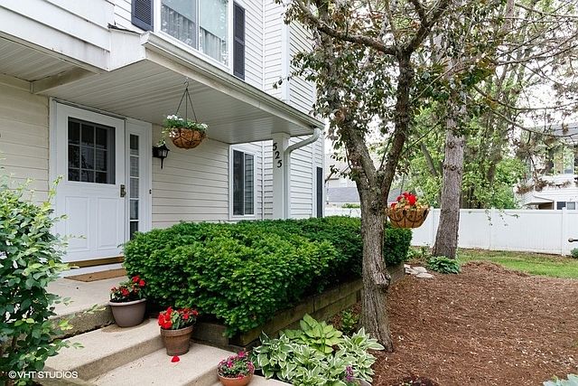 1st image of 525 Willowcreek Ct #525