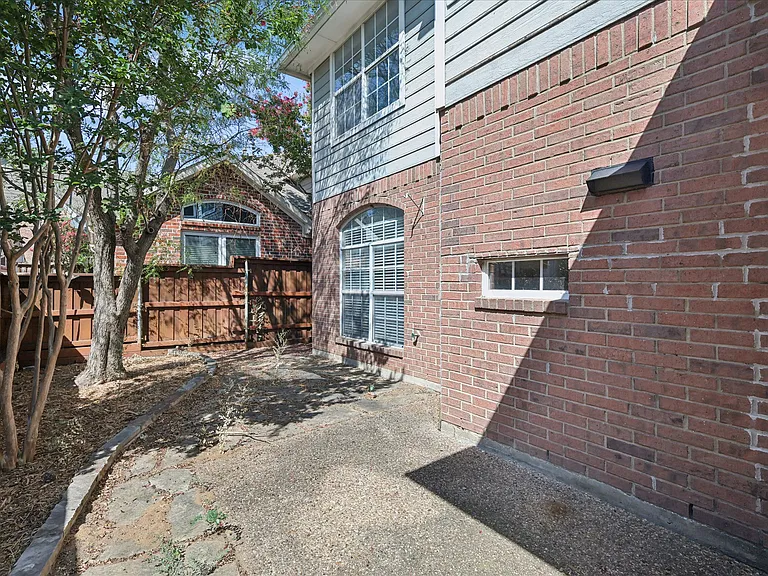 14625 Windsor Ct — Photo 51