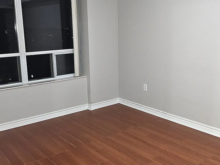 55 Strathaven Dr #1007 — Photo 9
