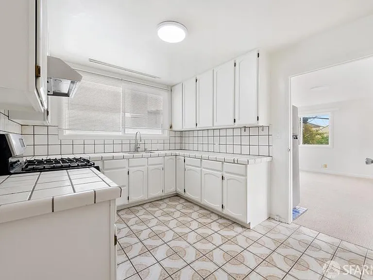 85 Dorchester Dr — Photo 10