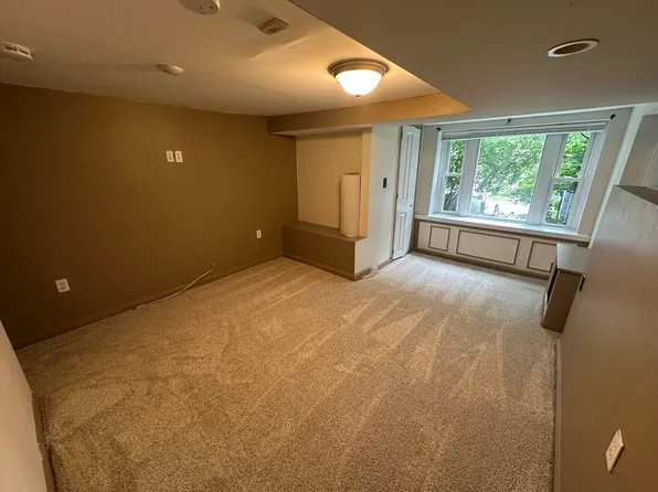 177 Whitwell St #B, Quincy, MA 02169