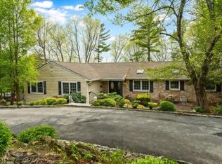 7 Chadwick Rd, Livingston Twp., NJ 07039