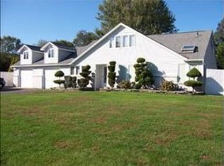 3 Sherrill Ln, Port Jefferson Station, NY 11776