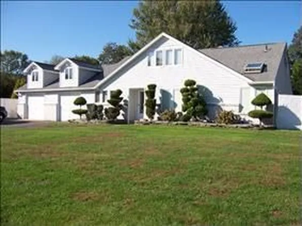 3 Sherrill Ln, Port Jefferson Station, NY 11776