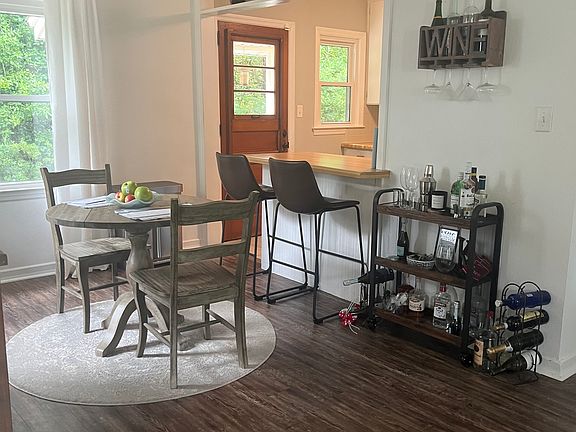 5th image of 1217 Carraway St