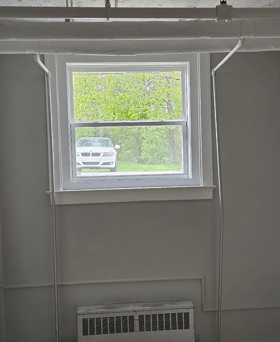 490 Wiley Avenue Windsor — Photo 3