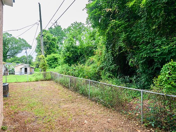 5th image of 102 Burdock Cir