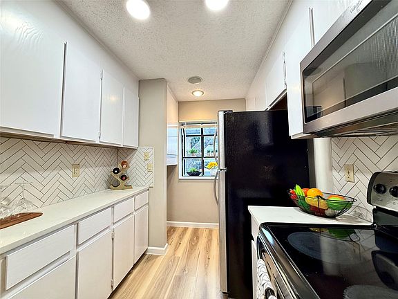 5th image of 7122 Wood Hollow Dr APT 106
